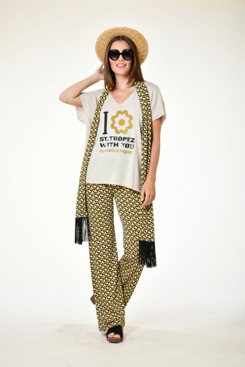Pull adonis - With you - Beige . Pantalon st tropez Byblos jaune. Au soleil saint tropez Printemps 2024 . Taille unique