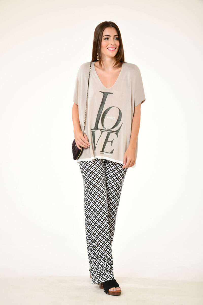 Pull preyty french love beige Au soleil saint tropez Printemps 2024 . Sérigraphie French Love . Taille unique