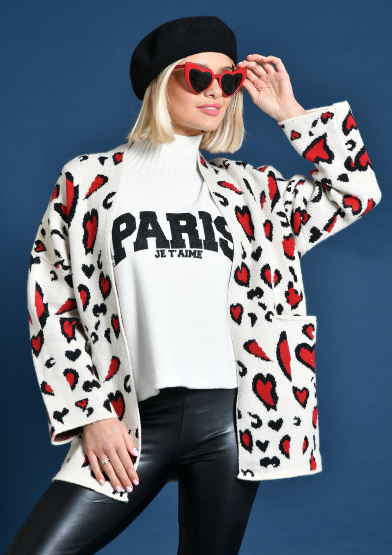 Pull col montant blanc Paris Je t'aime Manches 3/4 Découvrez la collection hiver 2024 de prêt à porter femme de la marque française Au soleil de saint Tropez.